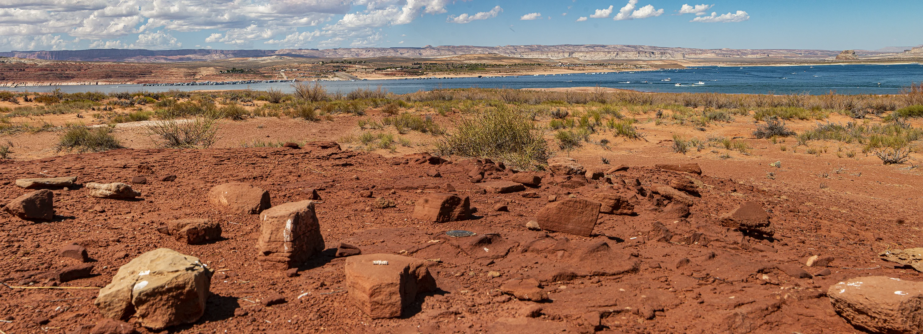 AZ-UT Mile 143 Brown Monument on Antelope Island looking west