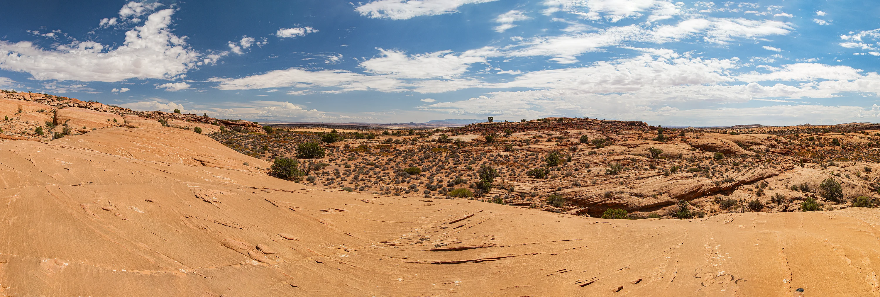 Looking east at AZ-UT Mile 244